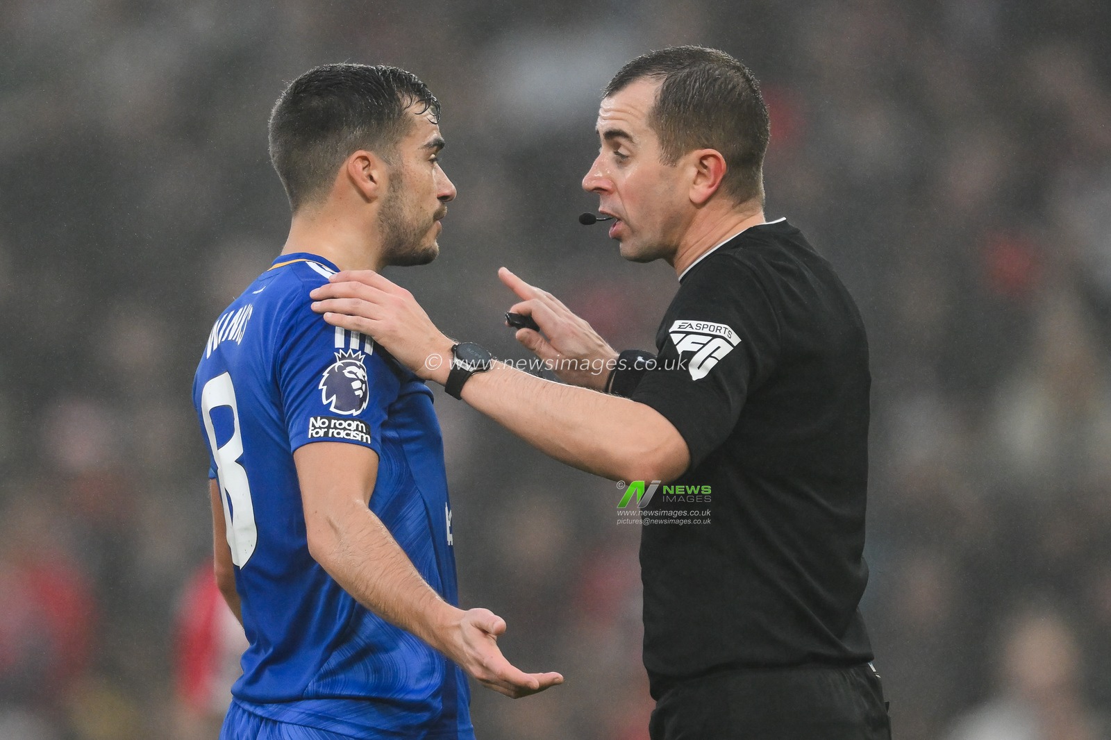 Referee Peter Bankes speaks to Harry Winks of Leicester City  during the Premier League match Manchester United vs Leicester City at Old Trafford, Manchester, United Kingdom, 10th November 2024

(Photo by Craig Thomas/News Images)