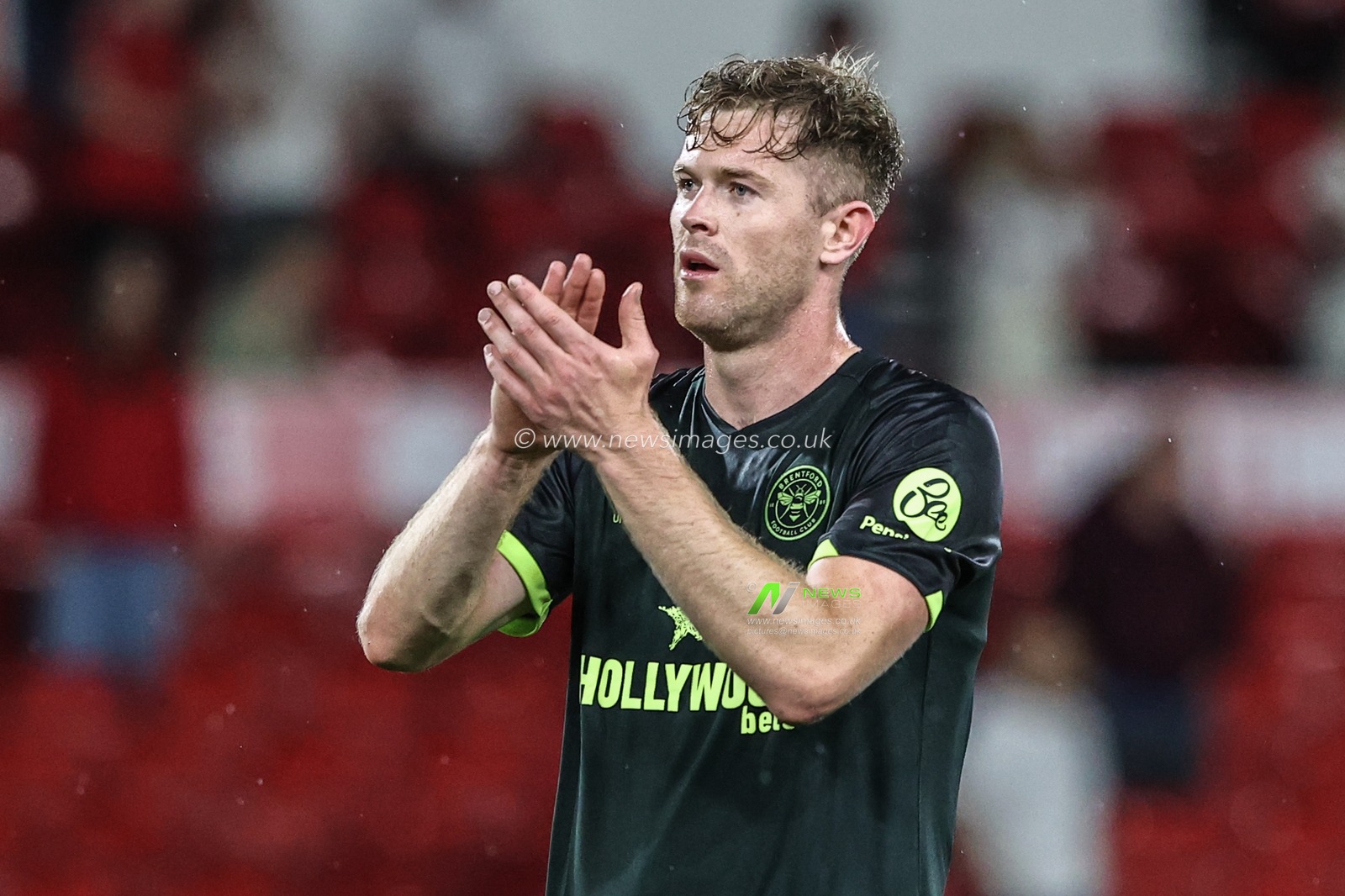 Nathan Collins of Brentford applauds the fans after the game during the Premier League match Nottingham Forest vs Brentford at City Ground, Nottingham, United Kingdom, 30th April 2025

(Photo by Alfie Cosgrove/News Images)