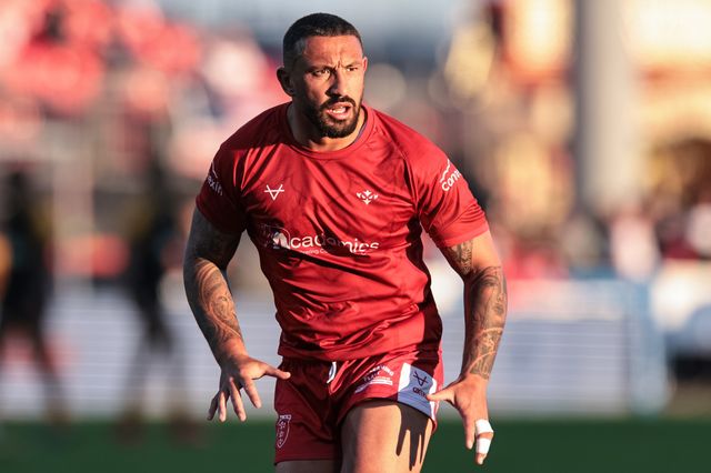 Elliot Minchella of Hull KR in the pre-game warm up during the Betfred Super League round 10 match Hull KR vs Castleford Tigers at Sewell Group Craven Park, Hull, United Kingdom on 30 April 2026

(Photo by Mark Cosgrove/News Images)