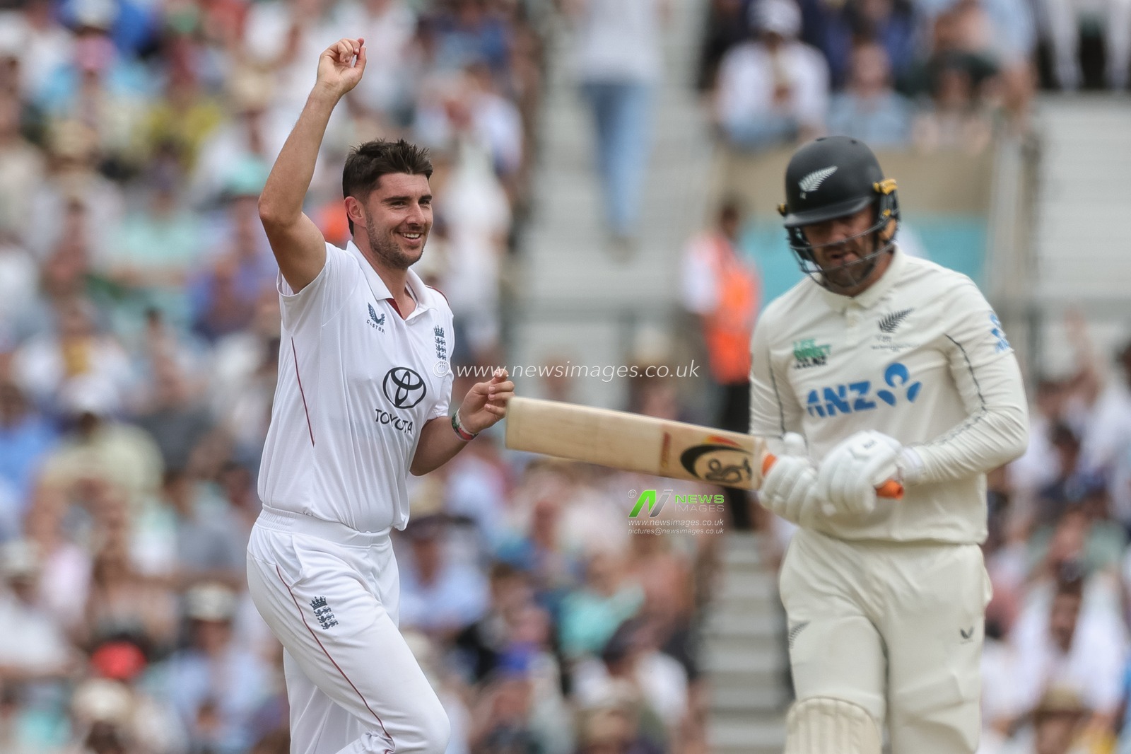 Josh Tongue of England celebrates the wicket of  Tom Blundell of New Zealand during the 2nd Rothesay Test Match Day 4 match England vs New Zealand at The Kia Oval, London, United Kingdom on 20 June 2026

(Photo by Mark Cosgrove/News Images)