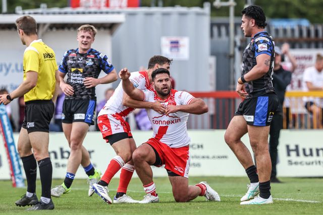 Rhyse Martin of Hull KR celebrates his try during the Betfred Super League round 17 match Hull KR vs Leeds Rhinos at Sewell Group Craven Park, Kingston upon Hull, United Kingdom, 6th July 2025

(Photo by Alfie Cosgrove/News Images)