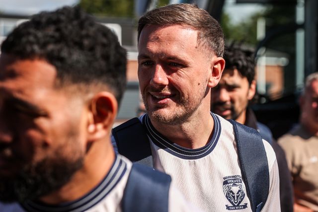Ben Currie of Warrington Wolves arrives during the Betfred Super League round 26 match Wakefield Trinity vs Warrington Wolves at DIY Kitchens Stadium, Wakefield, United Kingdom on 05 September 2026

(Photo by Alfie Cosgrove/News Images)