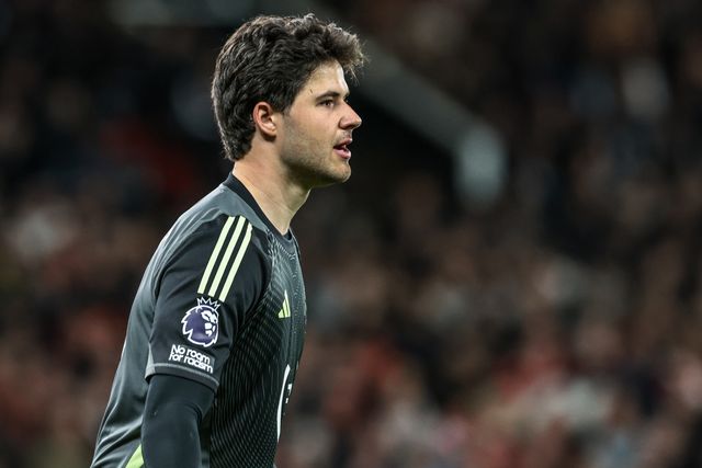 Manchester United goalkeeper Senne Lammens during the Premier League match Manchester United vs Brentford at Old Trafford, Manchester, United Kingdom on 27 April 2026

(Photo by Mark Cosgrove/News Images)