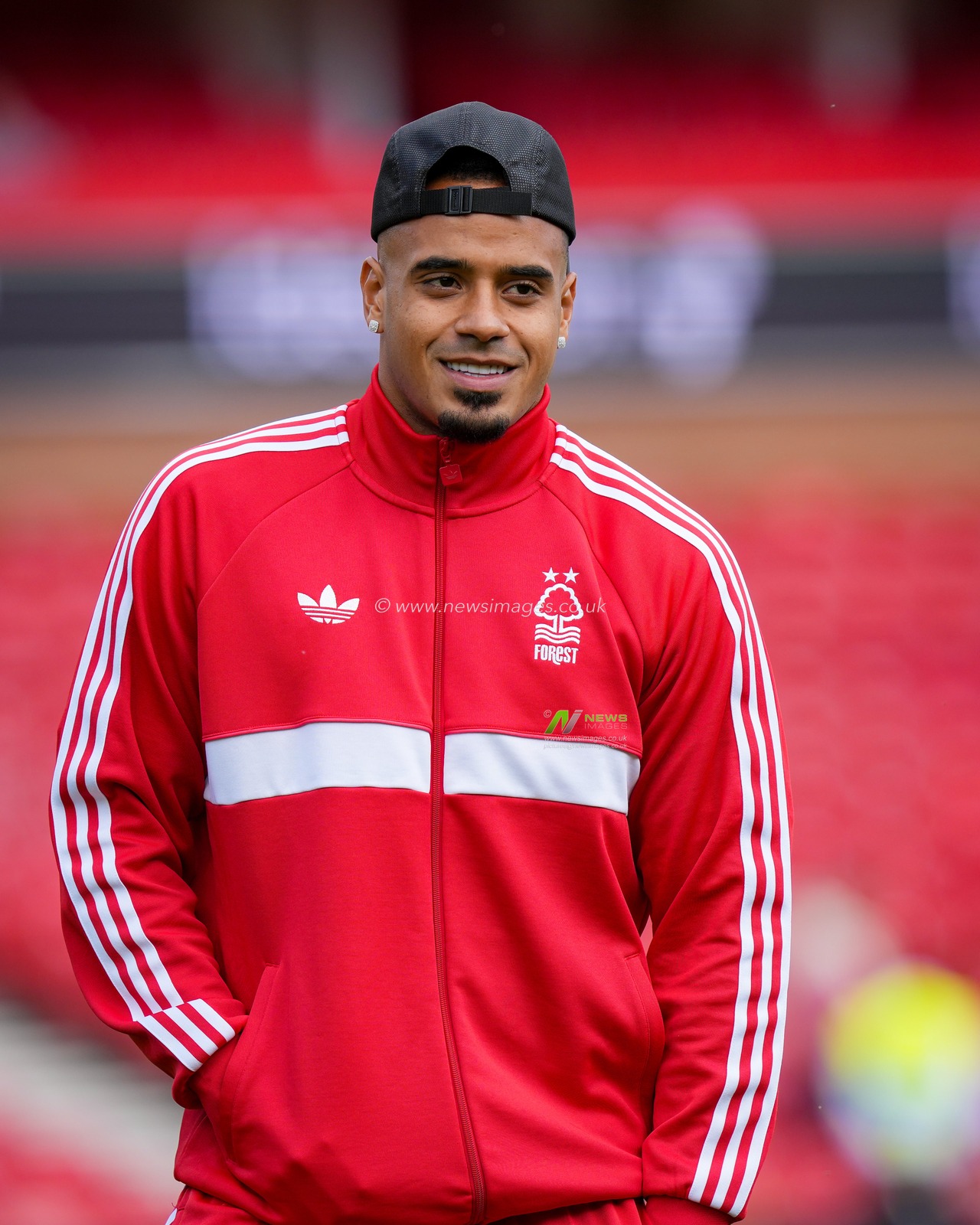 Murillo of Nottingham Forest  inspects the pitch prior to kick off during the Premier League match Nottingham Forest vs Tottenham Hotspur at City Ground, Nottingham, United Kingdom on 05 September 2026

(Photo by Maynard Manyowa/News Images)