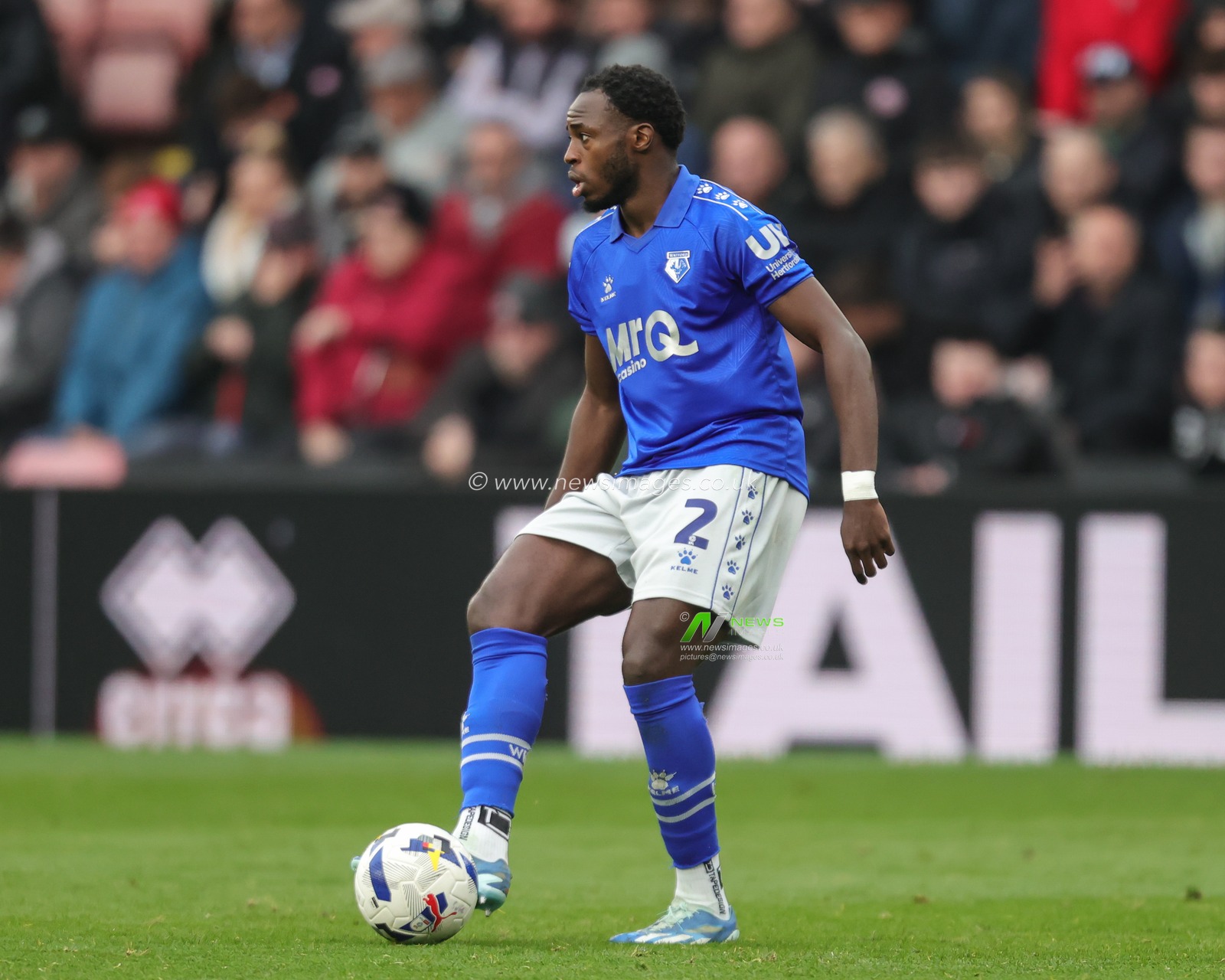 Jeremy Ngakia of Watford on the ball during the Sky Bet Championship match Sheffield United vs Watford at Bramall Lane, Sheffield, United Kingdom, 18th October 2025

(Photo by Richard Bierton/News Images)