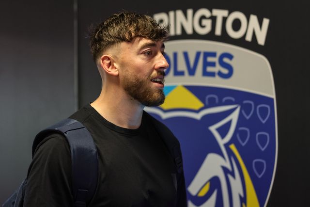 Matty Ashton of Warrington Wolves arrives during the Betfred Super League round 9 match Warrington Wolves vs Wigan Warriors at The Halliwell Jones Stadium, Warrington, United Kingdom on 24 April 2026

(Photo by Mark Cosgrove/News Images)