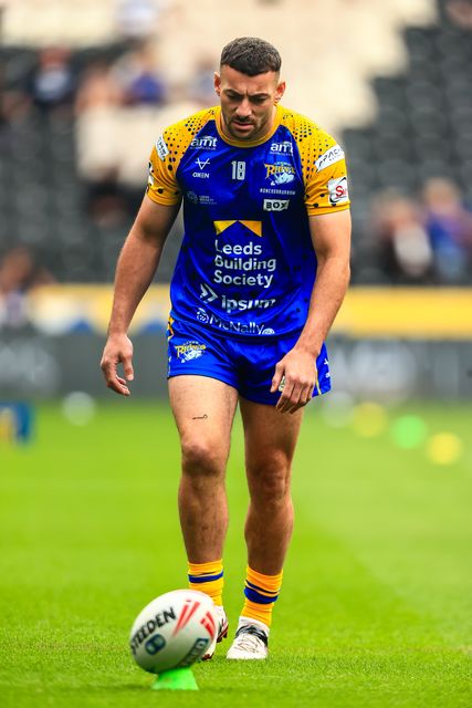 Jake Connor of Leeds Rhinos in the pre-game warm up  during the Betfred Super League Round 24 match Hull FC vs Leeds Rhinos at MKM Stadium, Hull, United Kingdom, 30th August 2025

(Photo by Richard Bierton/News Images)