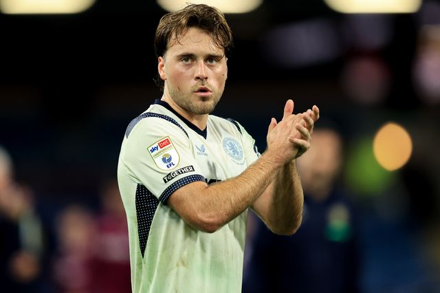 Aidan Morris of Middlesbrough claps fans after 1-1 draw during the Sky Bet Championship match Burnley vs Middlesbrough at Turf Moor, Burnley, United Kingdom on 02 September 2026

(Photo by Jorge Horsted/News Images)