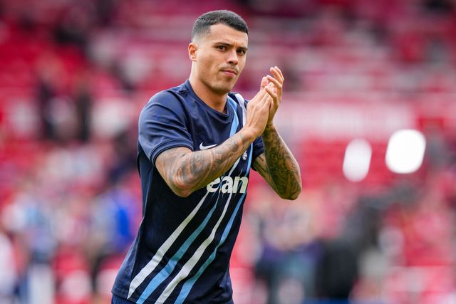 Pedro Porro of Tottenham Hotspur applauds the fans during the pre-game warm up session during the Premier League match Nottingham Forest vs Tottenham Hotspur at City Ground, Nottingham, United Kingdom on 05 September 2026

(Photo by Maynard Manyowa/News Images)