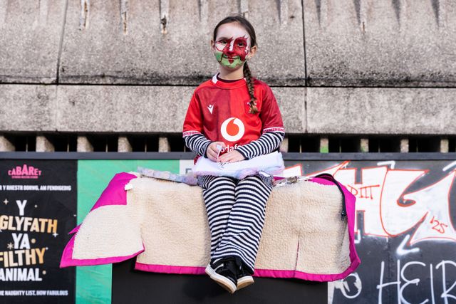 Young Welsh fans on Westgate Street, ahead of the Quilter Nations Series 2025 match Wales vs South Africa at Principality Stadium, Cardiff, United Kingdom, 29th November 2025

(Photo by Andrew Lewis/News Images)

*** GER AUT SUI OUT ***