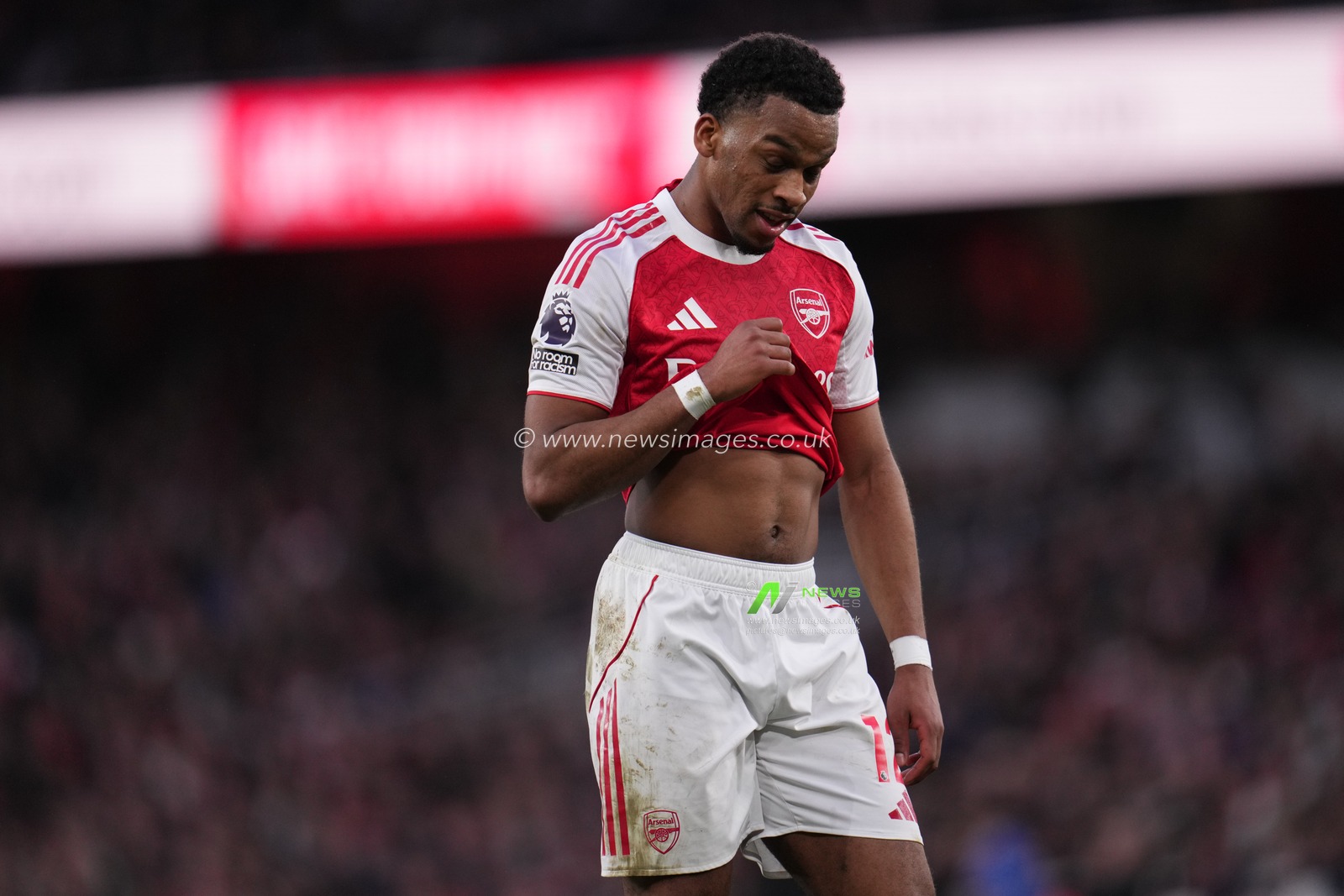 Jurrien Timber of Arsenal during the Premier League match Arsenal vs Sunderland at Emirates, London, United Kingdom on 07 February 2026

(Photo by Harvey Murphy/News Images)