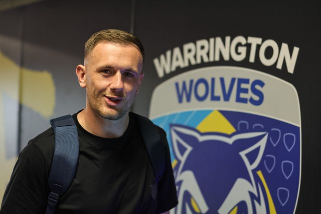 Ben Currie of Warrington Wolves arrives during the Betfred Super League round 9 match Warrington Wolves vs Wigan Warriors at The Halliwell Jones Stadium, Warrington, United Kingdom on 24 April 2026

(Photo by Mark Cosgrove/News Images)