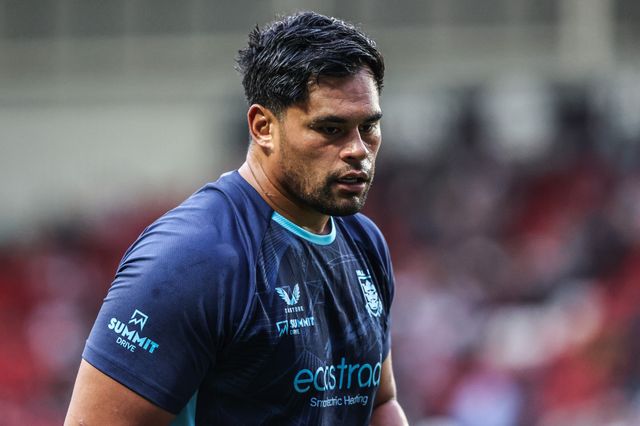 Herman Ese’ese of Hull FC in the pre-game warm up during the Betfred Super League round 23 match St Helens vs Hull FC at Totally Wicked Stadium, St Helens, United Kingdom, 22nd August 2025

(Photo by Alfie Cosgrove/News Images)