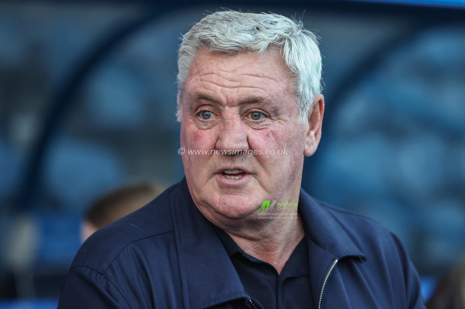 Steve Bruce Manager of Blackpool arrives during the Sky Bet League 1 match Huddersfield Town vs Blackpool at John Smith's Stadium, Huddersfield, United Kingdom, 24th September 2024

(Photo by Alfie Cosgrove/News Images)