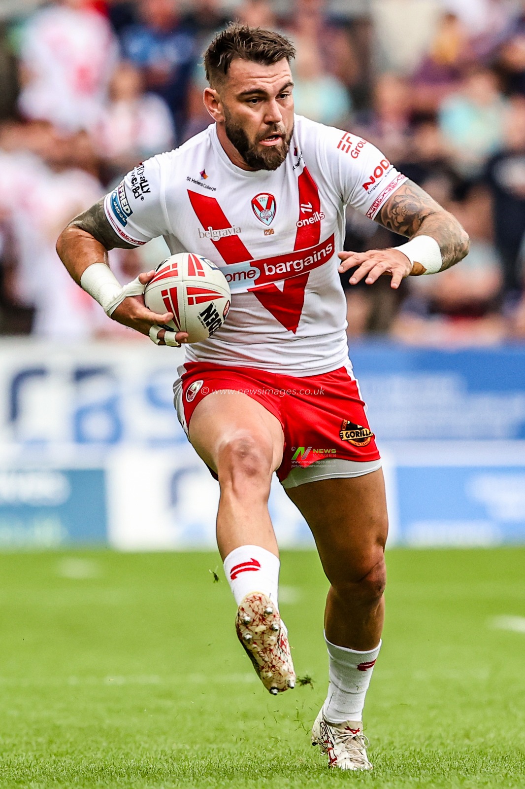 Kyle Feldt of St. Helens breaks with the ball during the Betfred Super League round 16 match St Helens vs Salford Red Devils at Totally Wicked Stadium, St Helens, United Kingdom, 29th June 2025

(Photo by Alfie Cosgrove/News Images)