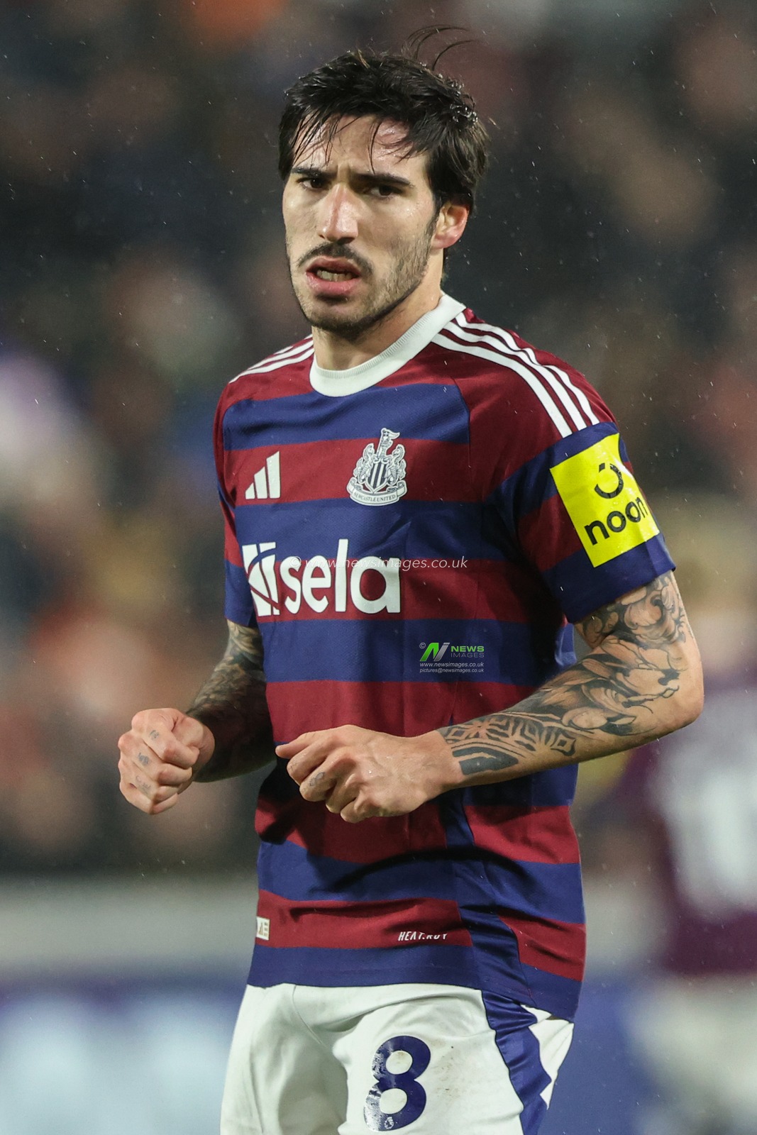 Sandro Tonali of Newcastle United during the Premier League match Brentford vs Newcastle United at The Gtech Community Stadium, London, United Kingdom, 7th December 2024

(Photo by Alfie Cosgrove/News Images)