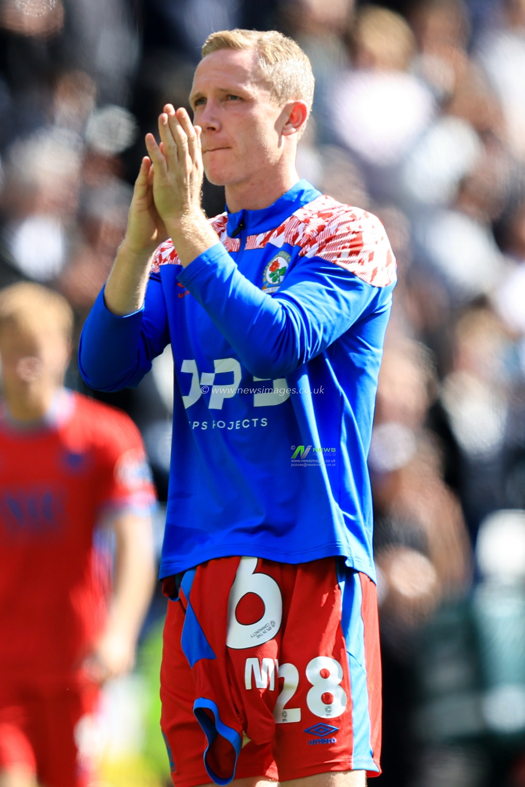 Adam Forshaw of Blackburn Rovers claps fans at full time the Sky Bet Championship match Preston North End vs Blackburn Rovers at Deepdale, Preston, United Kingdom on 05 September 2026

(Photo by Jorge Horsted/News Images)