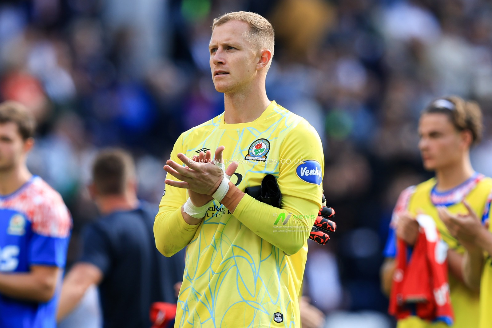 Aynsley Pears of Blackburn Rovers claps fans at full time after the Sky Bet Championship match Preston North End vs Blackburn Rovers at Deepdale, Preston, United Kingdom on 05 September 2026

(Photo by Jorge Horsted/News Images)