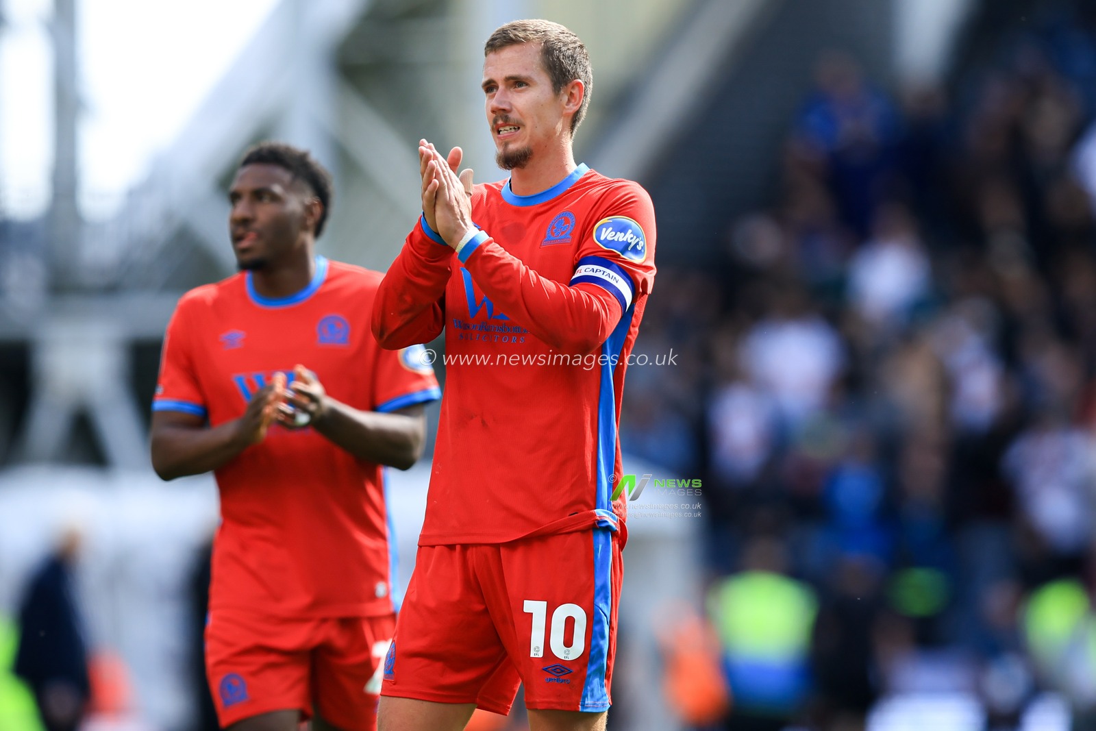 Todd Cantwell of Blackburn Rovers claps fans at full time after the Sky Bet Championship match Preston North End vs Blackburn Rovers at Deepdale, Preston, United Kingdom on 05 September 2026

(Photo by Jorge Horsted/News Images)