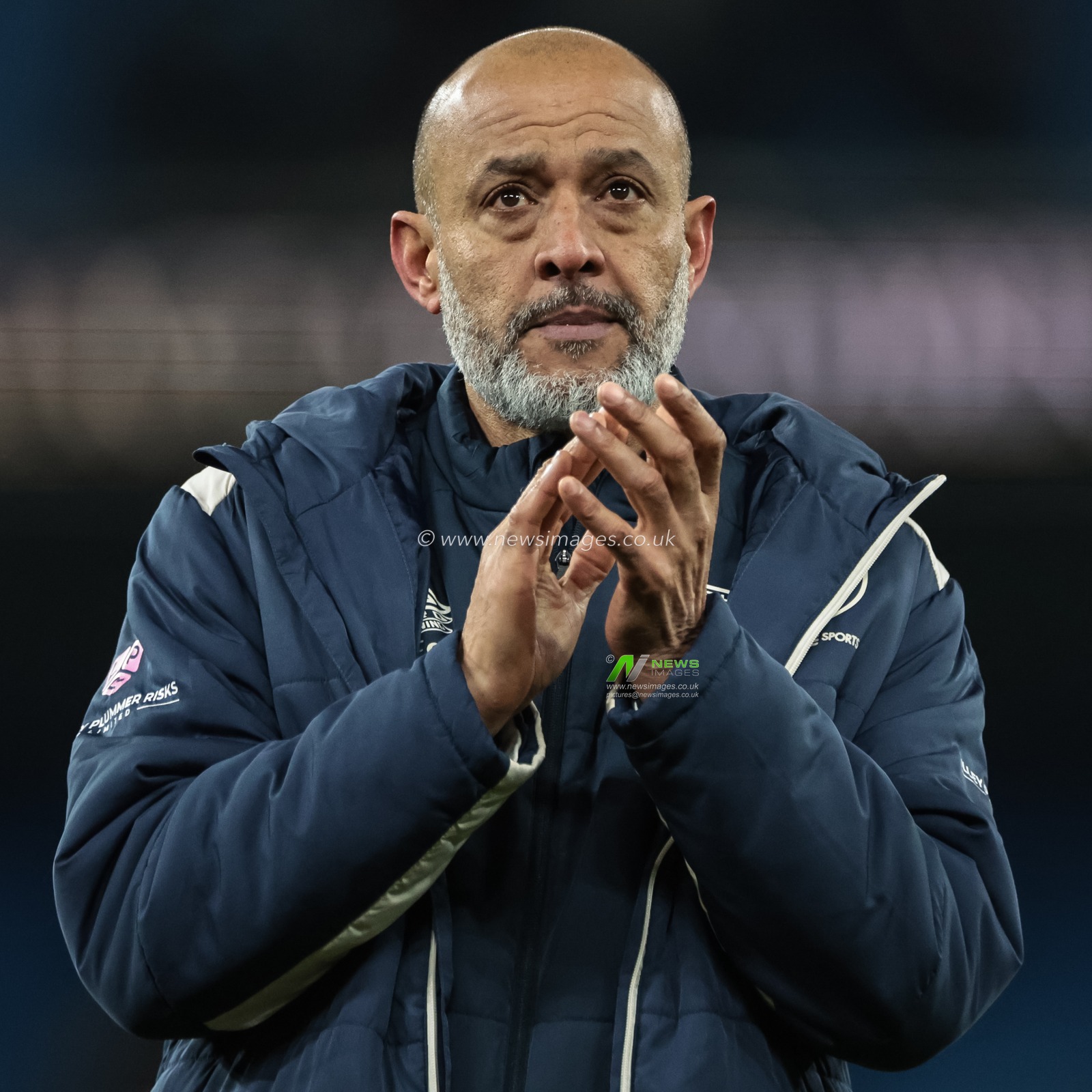 Nuno Espirito Santo manager of West Ham United applauds the fans after the final whistle during the Premier League match Manchester City vs West Ham United at Etihad Stadium, Manchester, United Kingdom, 20th December 2025

(Photo by Mark Cosgrove/News Images)

*** GER AUT SUI OUT ***