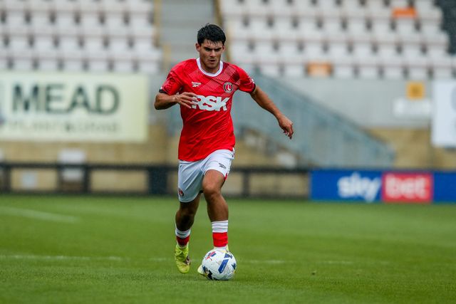 Rob Apter of Charlton Athletic runs with the ball during the Pre-season friendly match Cambridge United vs Charlton Athletic at Abbey Stadium, Cambridge, United Kingdom, 26th July 2025

(Photo by Izzy Poles/News Images)