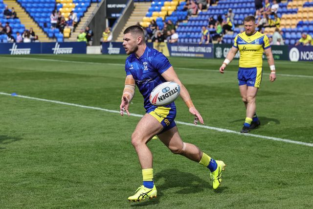 Danny Walker of Warrington Wolves in the pre-game warm up during the Betfred Super League Round 25 match Warrington Wolves vs Leigh Leopards at Halliwell Jones Stadium, Warrington, United Kingdom, 6th September 2025

(Photo by Mark Cosgrove/News Images)