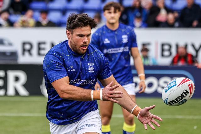 Joe Philbin of Warrington Wolves in the pre-game warm up during the Betfred Super League round 13 match Warrington Wolves vs Hull FC at The Halliwell Jones Stadium, Warrington, United Kingdom on 05 June 2026

(Photo by Alfie Cosgrove/News Images)