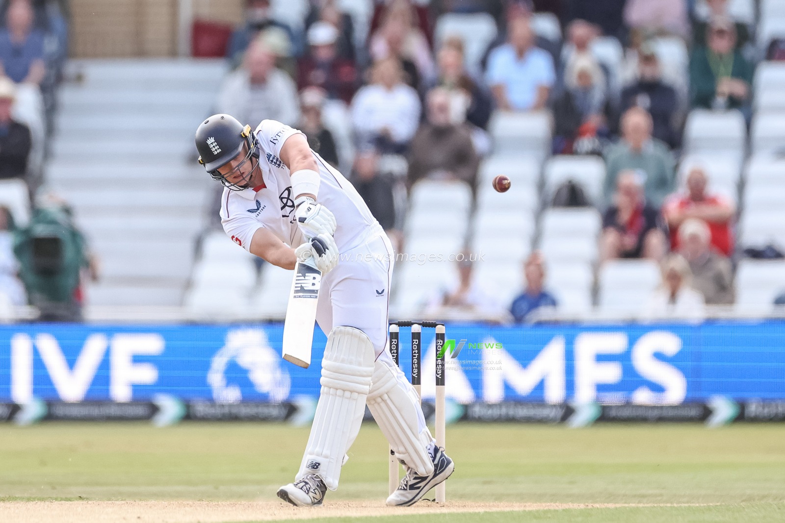 Jamie Smith of England hits a four (4) during the Rothesay Test Match Day 2 England vs Zimbabwe at Trent Bridge, Nottingham, United Kingdom, 23rd May 2025

(Photo by Mark Cosgrove/News Images)