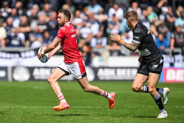 Ryan Brierley of Salford Red Devils makes a break during the Betfred Super League Round 16 match Salford Red Devils vs Hull FC at Salford Community Stadium, Eccles, United Kingdom, 7th July 2024

(Photo by Craig Thomas/News Images)