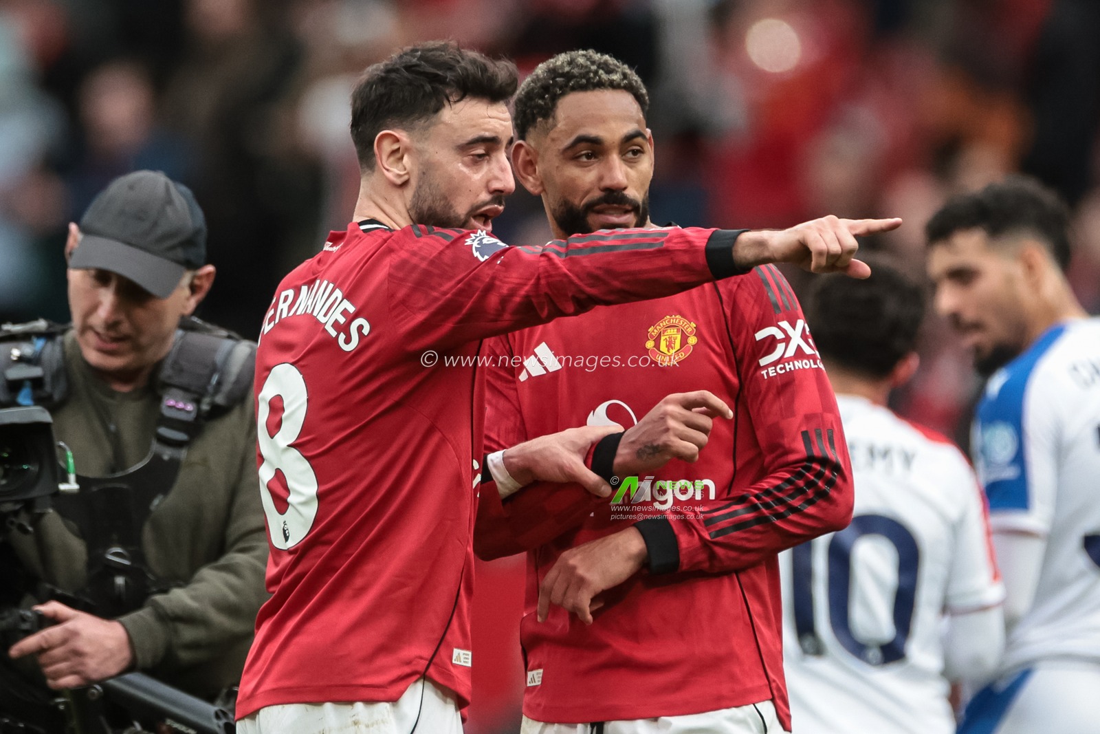Bruno Fernandes of Manchester United and Matheus Cunha of Manchester United after the final whistle during the Premier League match Manchester United vs Crystal Palace at Old Trafford, Manchester, United Kingdom on 01 March 2026

(Photo by Mark Cosgrove/News Images)