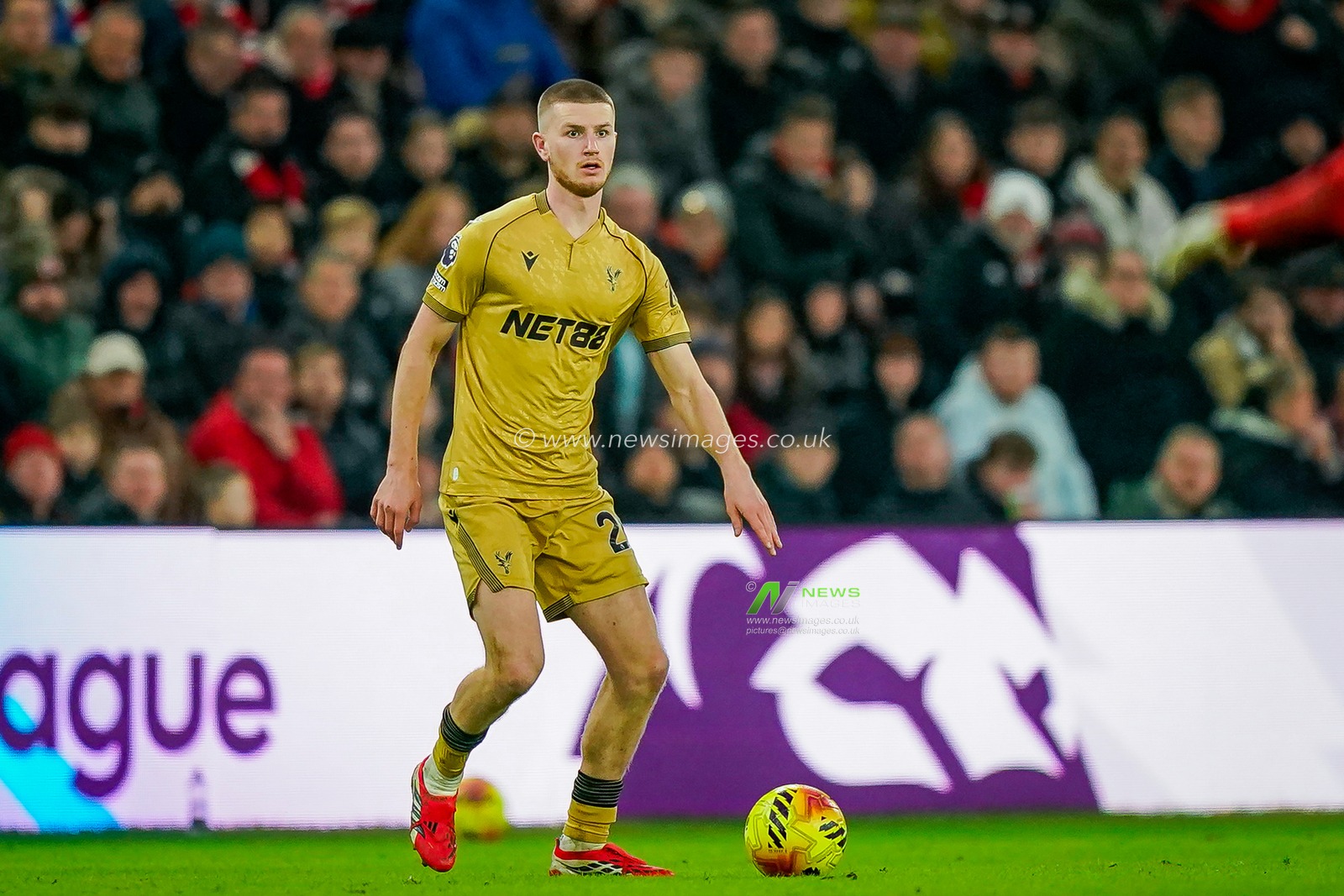 Adam Wharton of Crystal Palace controls the ball during the Premier League match Sunderland vs Crystal Palace at Stadium Of Light, Sunderland, United Kingdom, 17th January 2026

(Photo by Maynard Manyowa/News Images)