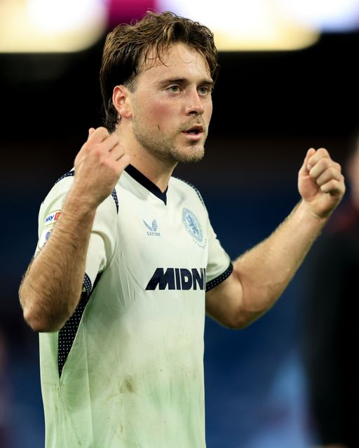 Aidan Morris of Middlesbrough claps fans after 1-1 draw during the Sky Bet Championship match Burnley vs Middlesbrough at Turf Moor, Burnley, United Kingdom on 02 September 2026

(Photo by Jorge Horsted/News Images)