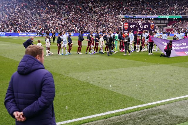 Players ahead of kick off during the Premier League match West Ham United vs Arsenal at London Stadium, London, United Kingdom on 10 May 2026

(Photo by Harvey Murphy/News Images)