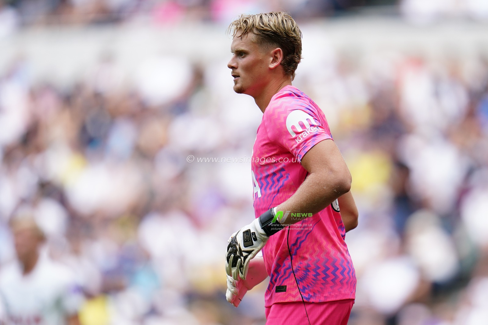 Tottenham Hotspur goalkeeper Antonin Kinsky during the pre-season friendly match Tottenham Hotspur vs Hoffenheim at Tottenham Hotspur Stadium, London, United Kingdom on 15 August 2026

(Photo by Harvey Murphy/News Images)