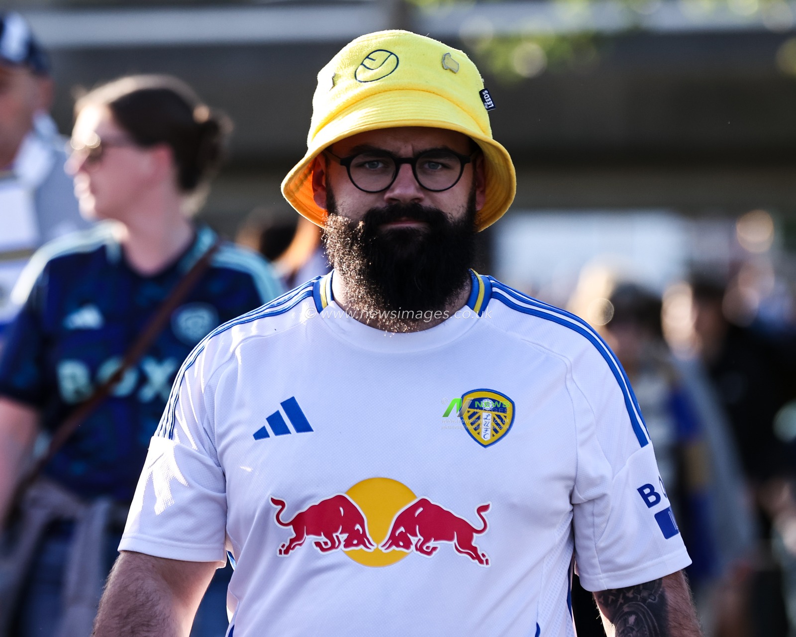 A Leeds United fan makes his way to Elland Road for the Sky Bet Championship match Leeds United vs Bristol City at Elland Road, Leeds, United Kingdom, 28th April 2025

(Photo by Alfie Cosgrove/News Images)