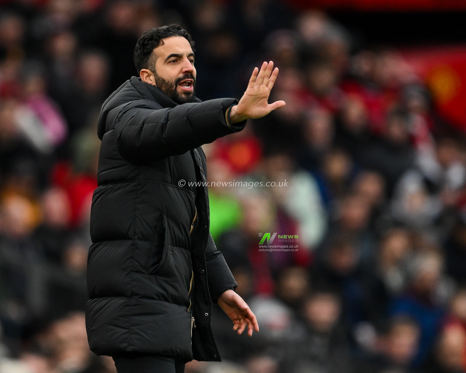 Ruben Amorim Manager of Manchester United gives his team instructions during the Premier League match Manchester United vs Crystal Palace at Old Trafford, Manchester, United Kingdom, 2nd February 2025

(Photo by Craig Thomas/News Images)