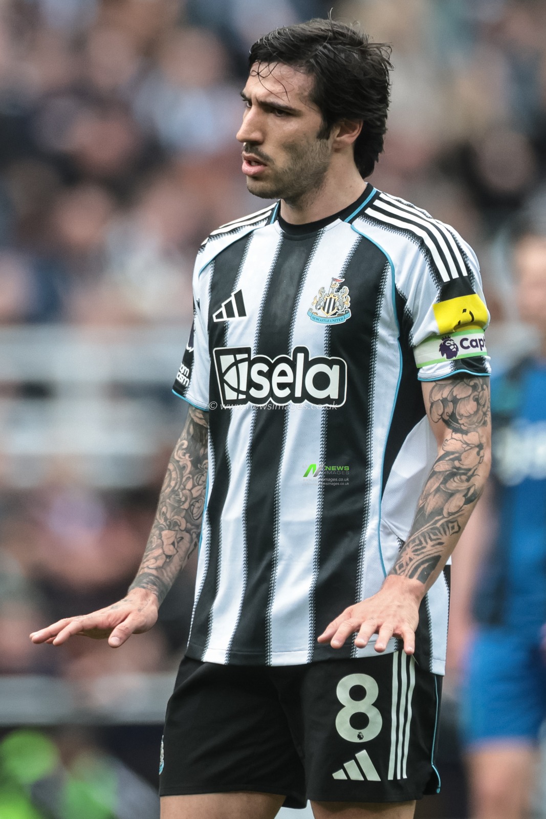 Sandro Tonali of Newcastle Untied reacts during the Premier League match Newcastle Untied vs Bournemouth at St. James's Park, Newcastle, United Kingdom on 18 April 2026

(Photo by Mark Cosgrove/News Images)