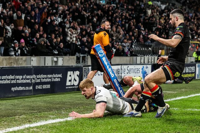 Harvey Barron of Hull FC goes over for a try during the Betfred Super League round 1 match Hull FC vs Bradford Bulls at MKM Stadium, Hull, United Kingdom on 14 February 2026

(Photo by Alfie Cosgrove/News Images)