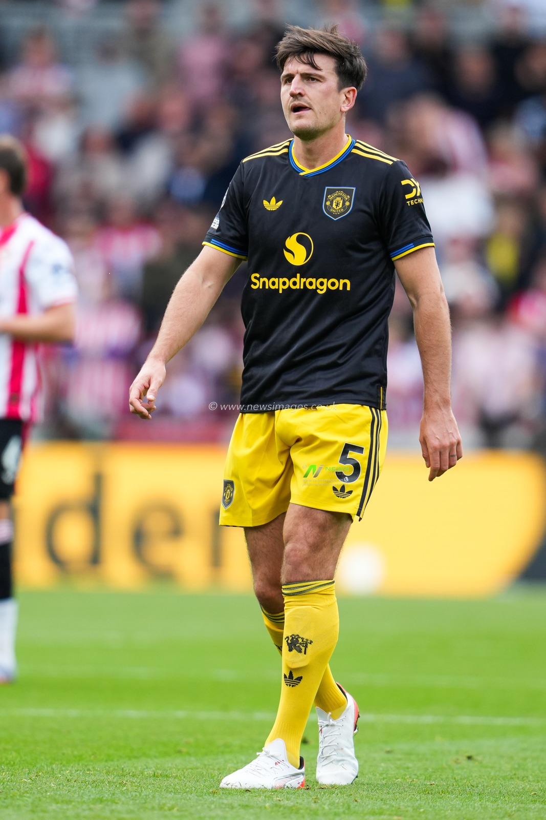 Harry Maguire of Manchester United during the Premier League match Brentford vs Manchester United at The Gtech Community Stadium, London, United Kingdom, 27th September 2025

(Photo by Harvey Murphy/News Images)