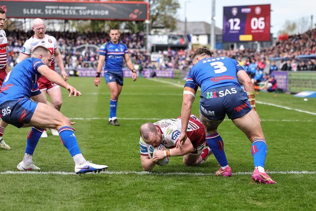 Liam Marshall of Wigan Warriors goes over for a try during the Betfred Challenge Cup Quarter Final match Wakefield Trinity vs Wigan Warriors at DIY Kitchens Stadium, Wakefield, United Kingdom on 12 April 2026

(Photo by Mark Cosgrove/News Images)