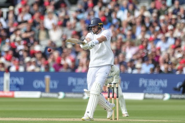 Ollie Robinson of England hits the ball for two runs during the 1st Rothesay Test Match Day 2 match England vs New Zealand at Lords, London, United Kingdom on 05 June 2026

(Photo by Mark Cosgrove/News Images)