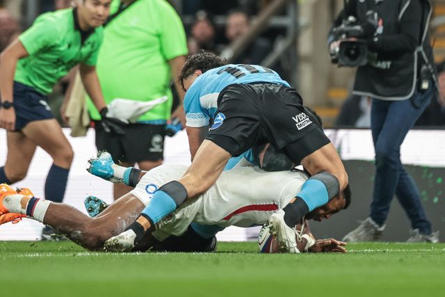 Immanuel Feyi-Waboso of England goes over for a try during the Quilter Nations Series 2025 match England vs Fiji at Allianz Stadium, Twickenham, United Kingdom, 8th November 2025

(Photo by Mark Cosgrove/News Images)

*** GER AUT SUI OUT ***