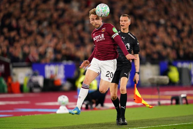 Jarrod Bowen of West Ham United tries to keep ball alive during the Premier League match West Ham United vs Wolverhampton Wanderers at London Stadium, London, United Kingdom on 10 April 2026

(Photo by Harvey Murphy/News Images)