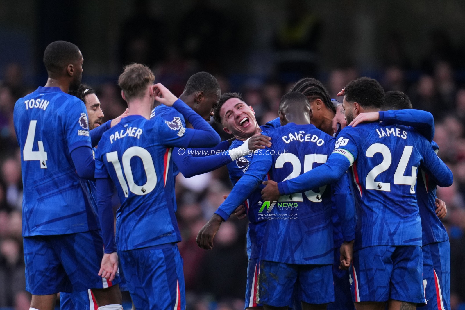 Enzo Fernández of Chelsea laughs as Chelsea players celebrate 1-0 lead during the Premier League match Chelsea vs Brentford at Stamford Bridge, London, United Kingdom, 17th January 2026

(Photo by Harvey Murphy/News Images)