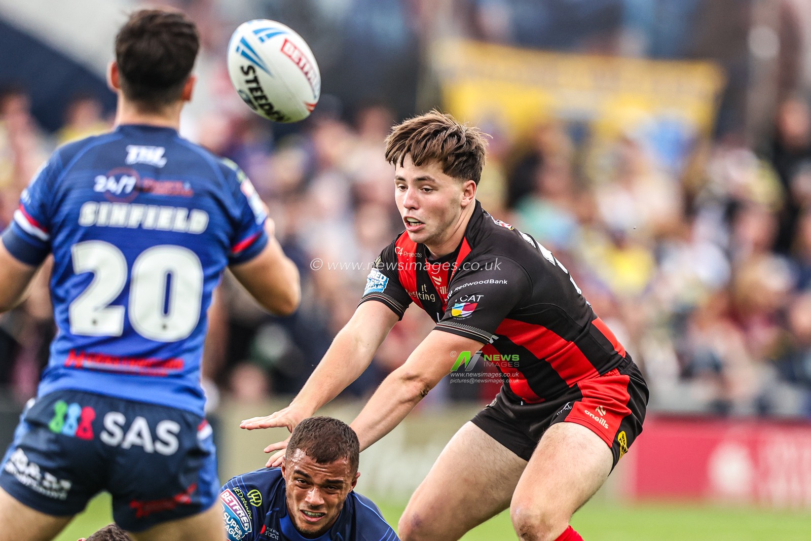 Charlie McKler of Warrington Wolves in action during the Betfred Super League round 26 match Wakefield Trinity vs Warrington Wolves at DIY Kitchens Stadium, Wakefield, United Kingdom on 05 September 2026

(Photo by Alfie Cosgrove/News Images)