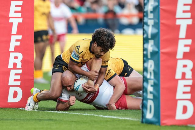 Dean Hadley of Hull KR drops just short of the line during the Betfred Super League round 10 match Hull KR vs Castleford Tigers at Sewell Group Craven Park, Hull, United Kingdom on 30 April 2026

(Photo by Mark Cosgrove/News Images)