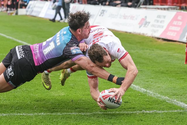 Joe Burgess of Hull KR goes over for a try during the Betfred Super League round 7 match Hull KR vs Hull FC at Sewell Group Craven Park, Hull, United Kingdom on 03 April 2026

(Photo by Mark Cosgrove/News Images)