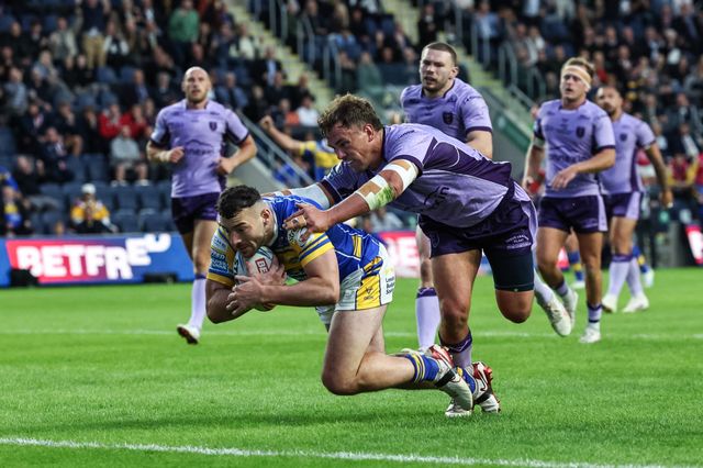 Jake Connor of Leeds Rhinos goes over for a try during the Betfred Super League round 23 match Leeds Rhinos vs Hull KR at Headingley Stadium, Leeds, United Kingdom, 21st August 2025

(Photo by Mark Cosgrove/News Images)