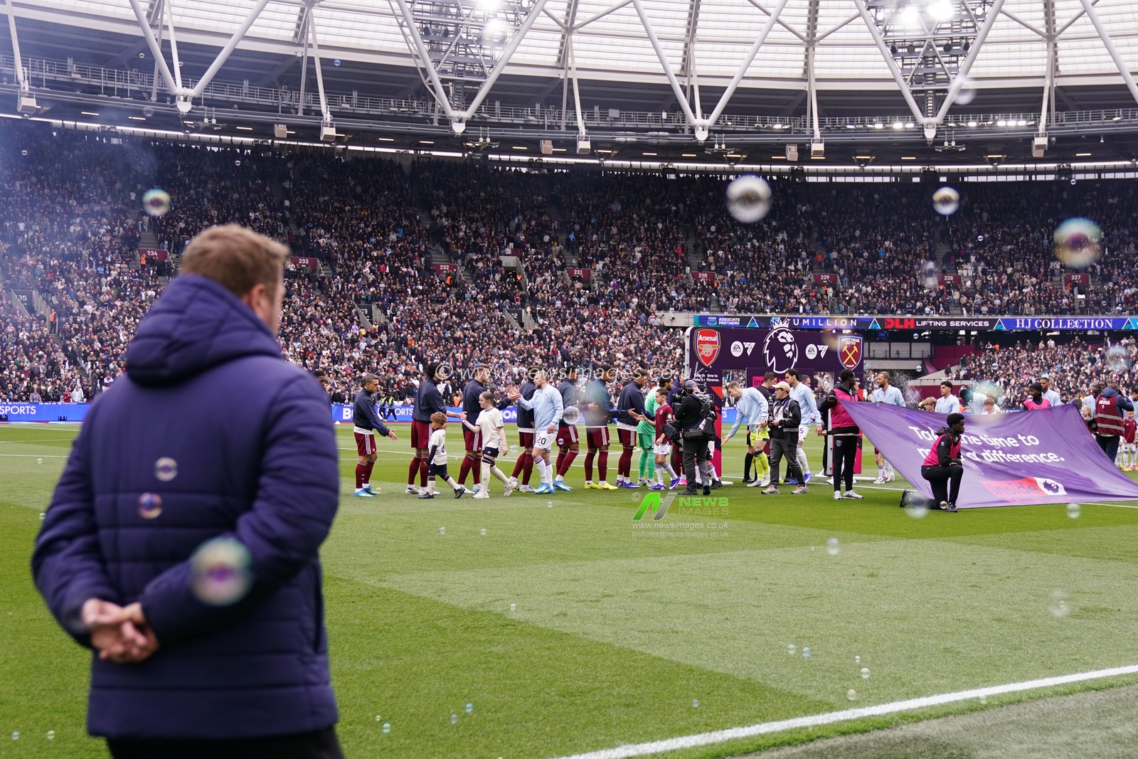 Ahead of kick off during the Premier League match West Ham United vs Arsenal at London Stadium, London, United Kingdom on 10 May 2026

(Photo by Harvey Murphy/News Images)