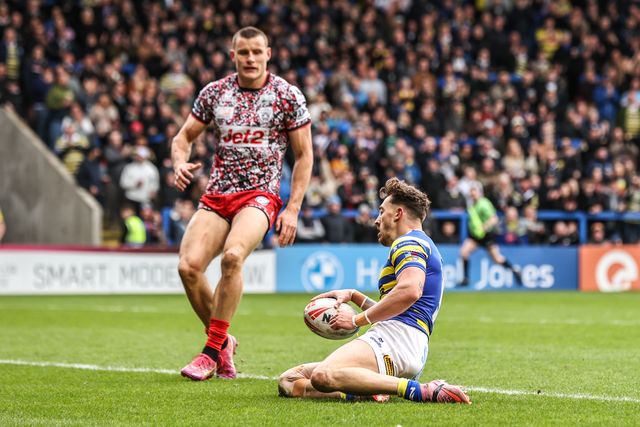 Matty Ashton of Warrington Wolves goes over for a try during the Betfred Super League round 7 match Warrington Wolves vs Leigh Leopards at The Halliwell Jones Stadium, Warrington, United Kingdom on 04 April 2026

(Photo by Alfie Cosgrove/News Images)